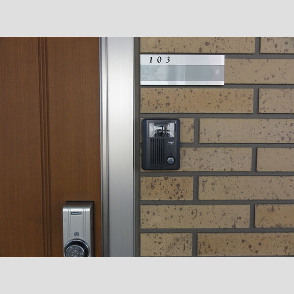 ESTRONDE(エスト・ロンド)103号室 玄関