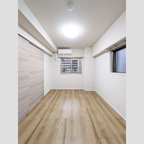 ソレイユ上落合201号室 洋室