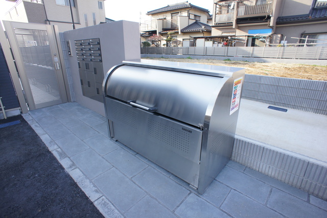 ルミエール・エタンセルｓｉｘ0202号室 敷地内ゴミ捨て場