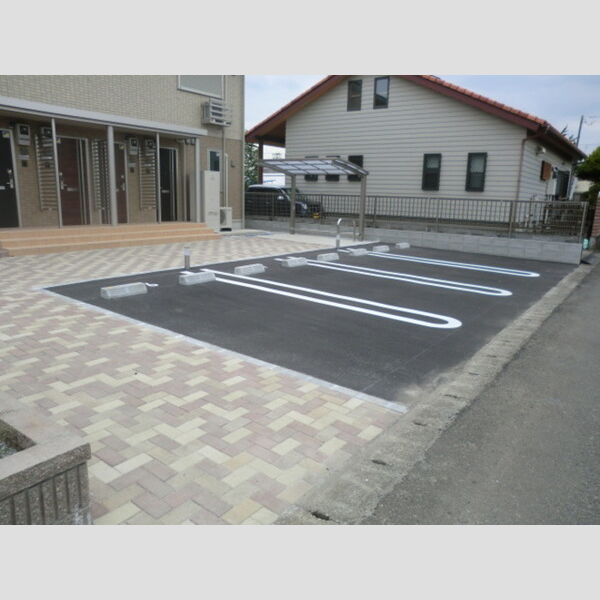 ブランヴェール 駐車場