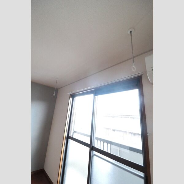 メゾンモナリエ205号室 室内物干し