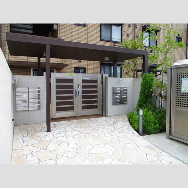 ラフィネフィオーレ エントランス