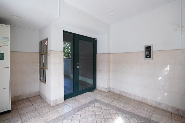 ガーデンクレスト１７１４ エントランス