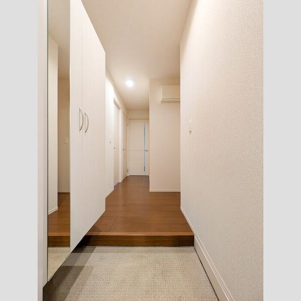 セリジェブラン赤塚新町 玄関