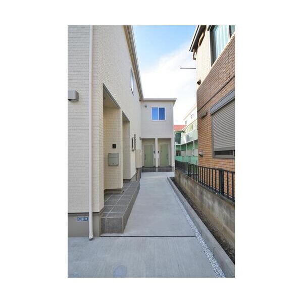 ルーチェ101号室 エントランス