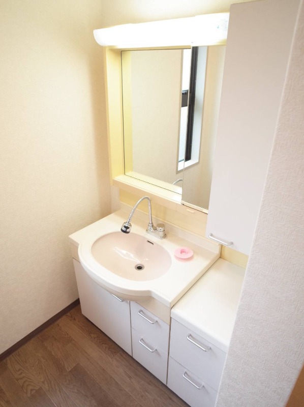 ドゥエル　イースト シャンプドレッサー