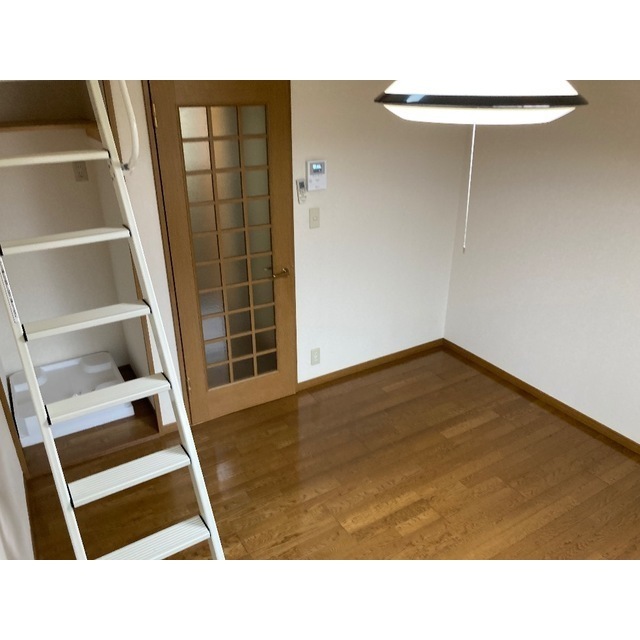 コーポ牛若丸20B号室 リビング