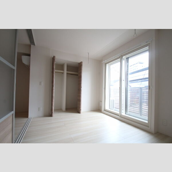 Precious Ⅱ(プレシャス ツー)208号室 洋室