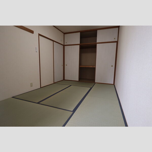 エスポワール八千代607号室 和室