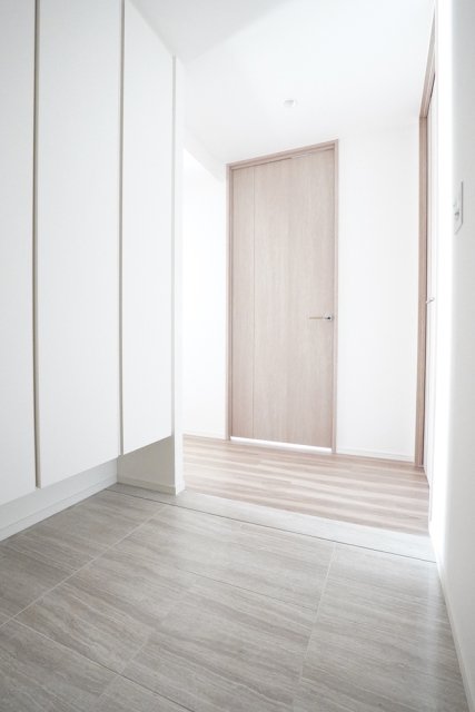 ＨＡＲＵＭＩ　ＦＬＡＧ　ＰＡＲＫ　ＶＩＬＬＡＧＥ　Ｂ棟16階 玄関