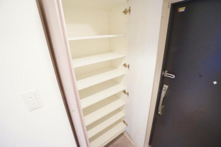 LIMERESIDENCE KITAMATSUDO7階 玄関