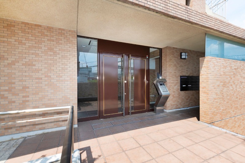 TRガーデン蕨（旧PLENDY蕨）4階 エントランス