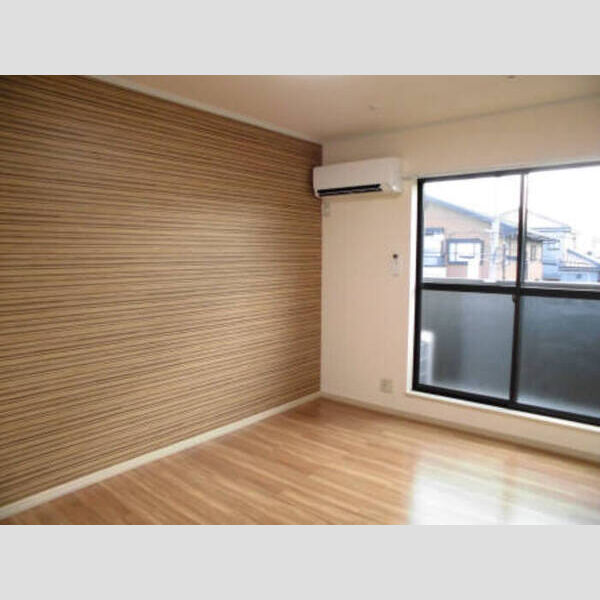 メゾネット・アミ107号室 各室壁紙にアクセントを加えました♪