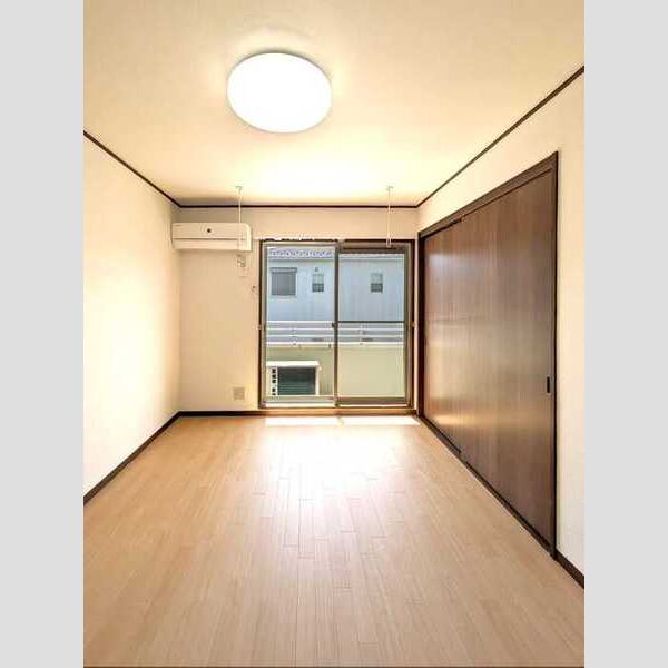 メゾン志藤　B202号室 洋室(DK側)