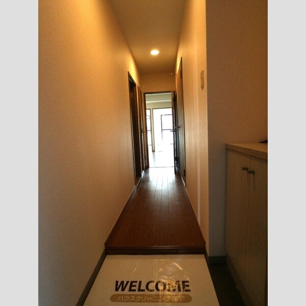 ストークマンション102号室 玄関