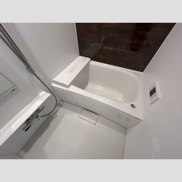 セレスティア加賀 201号室　浴室