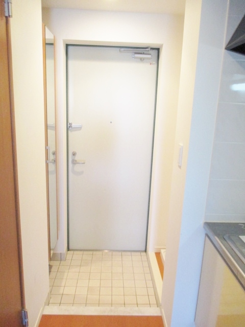 びゅうコート国府津0208号室 玄関