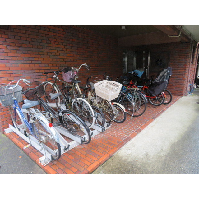メゾン和田4階 駐輪場