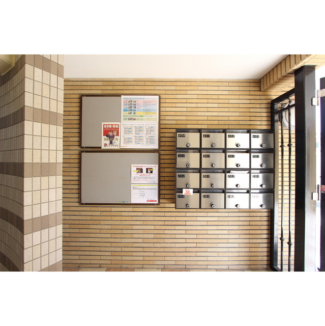 イル　リモーネ201号室 集合ポスト・掲示板