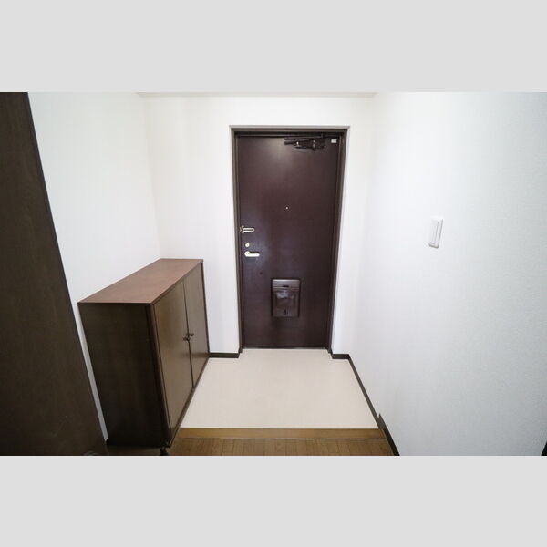 ヴェルドミール202号室 玄関