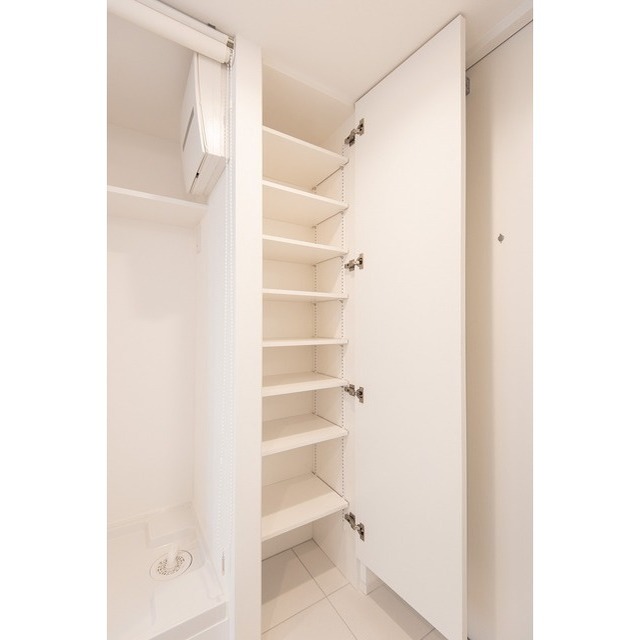 ASTILE西新宿 玄関脇