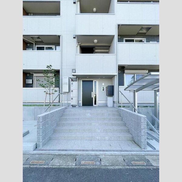 ソレイユ　ラ　コリーヌ東川口 エントランス