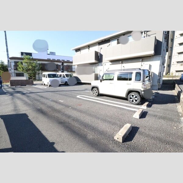 ブランシュ 駐車場