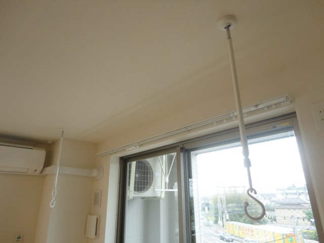 Ｂｌａｎｃ・Ｌｅｙｓｉｎ（ブラン・レザン） 室内物干し吊具