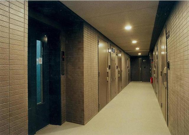 ガーラ渋谷常磐松1階 廊下