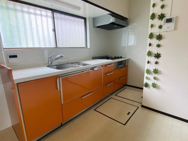 中央区仁戸名町 戸建て 使い勝手の良いシステムキッチン、ビルトインコンロ