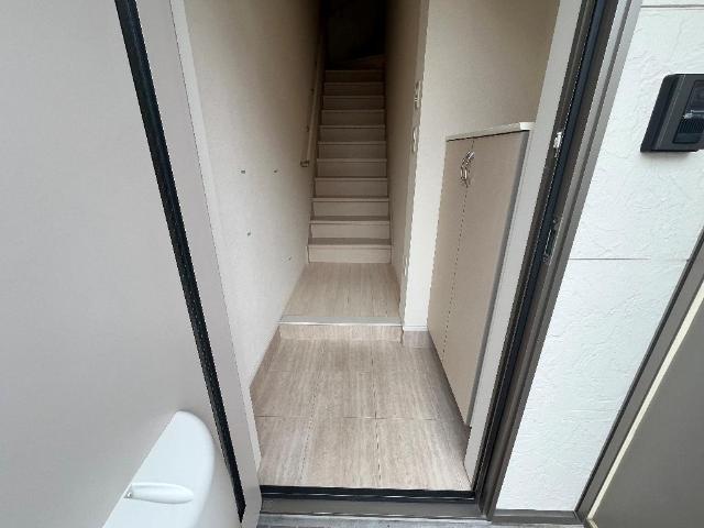 ド・マーニ 玄関