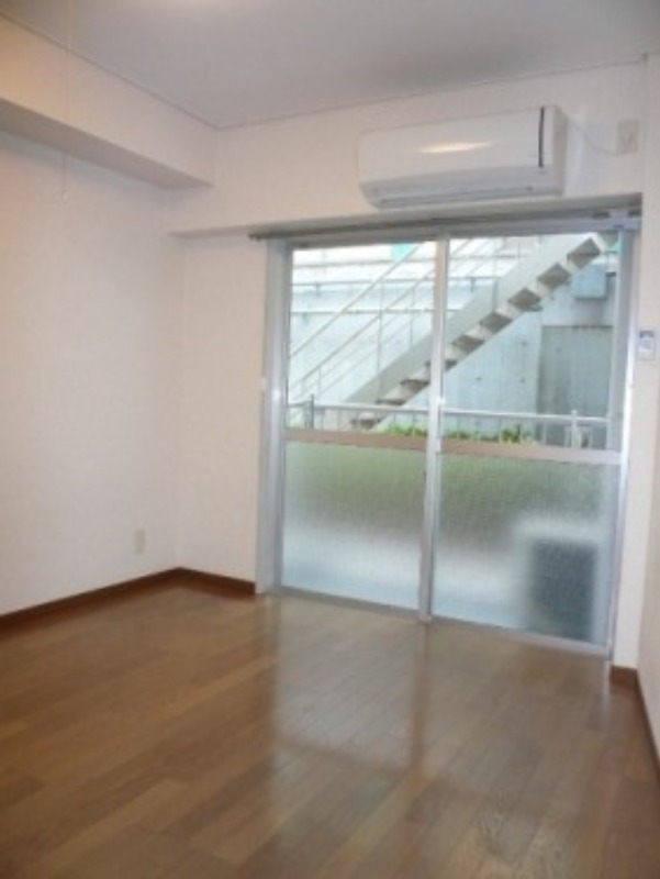 ドルフケンマート リビング