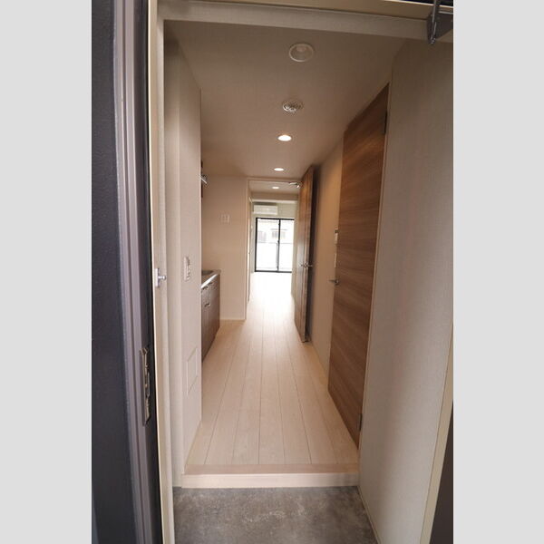 CENTRAL　COURT303号室 玄関