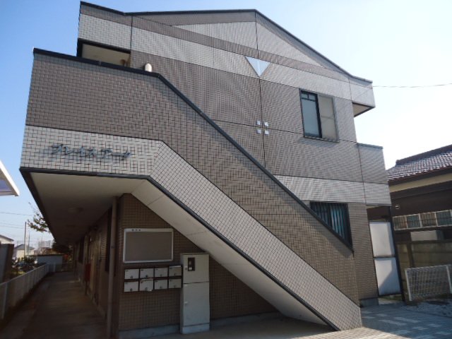 プレイスアーク 外観写真（昼）