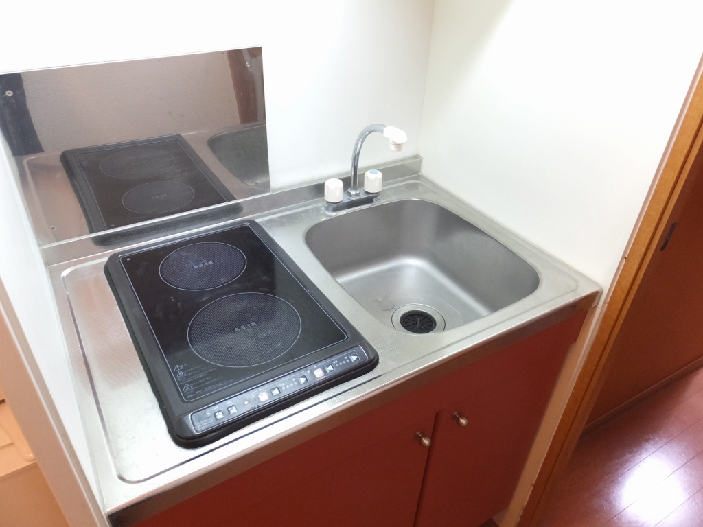 レオパレス水際邸 ラジエントヒーター対応の２口コンロキッチンです。