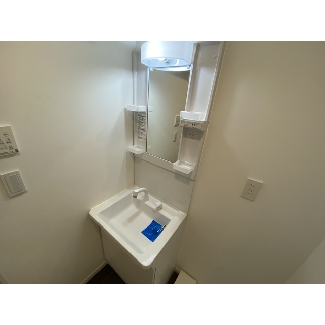 エステイトB能見台　205号室 内観