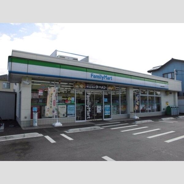 パーシモン ファミリーマート美土里町店45m