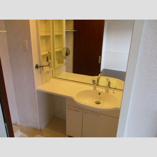 サンシティ大和 洗髪洗面化粧台