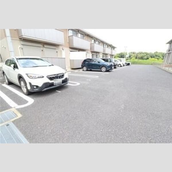 メゾン桜の里 駐車場