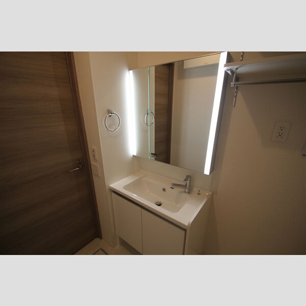 グラナーデ六町Ⅱ305号室 同建物別部屋の参考画像