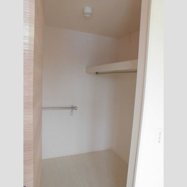 カサブランカ武蔵浦和203号室 洋室　ウォークインクローゼット