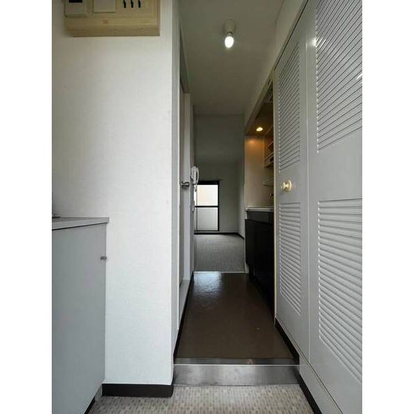 メゾン・ド・ポエート 玄関