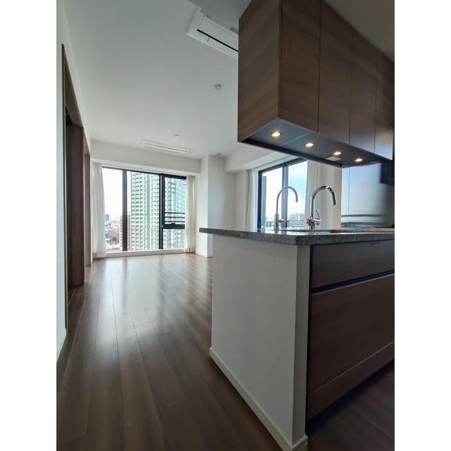 ウェリス高輪 キッチン側からリビング　2026年2月撮影