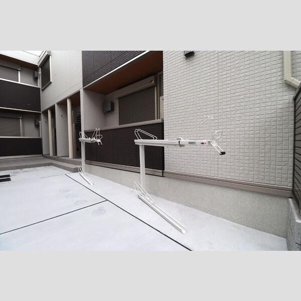 セレスティア平和台205号室 駐輪場