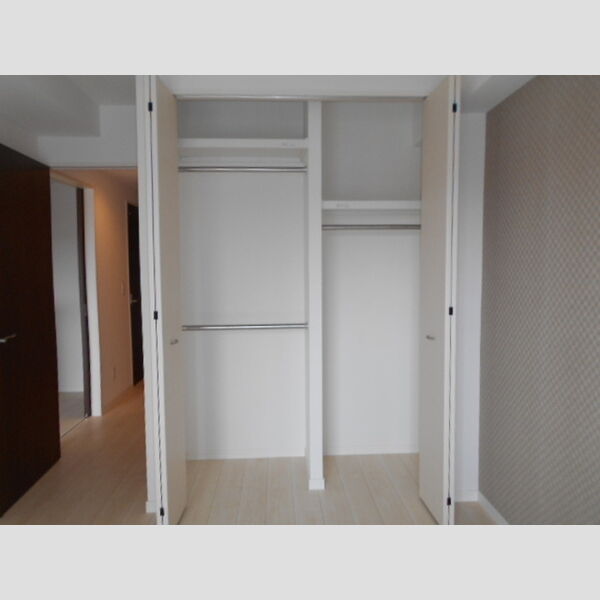 セレス稔台303号室 洋室　クローゼット