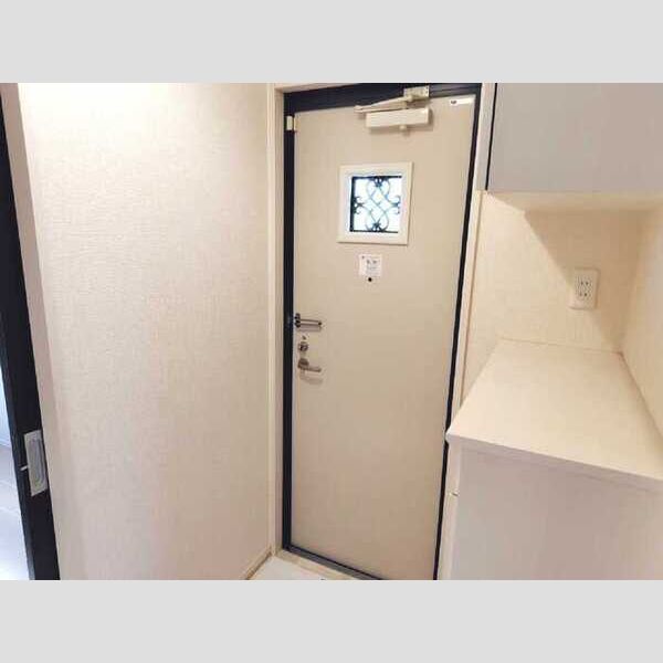 ラ・テール　ドゥ302号室 玄関