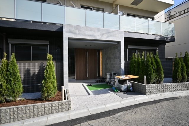 エルミ上落合2階 エントランス