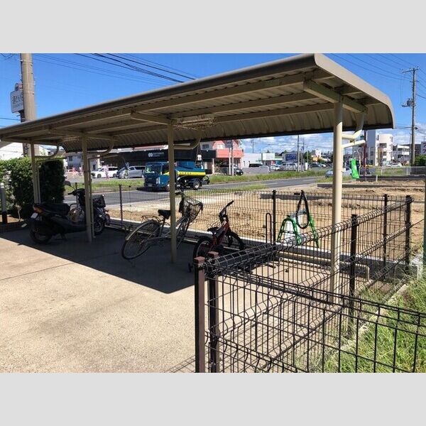 メゾンドォ渕谷　AB 駐輪場