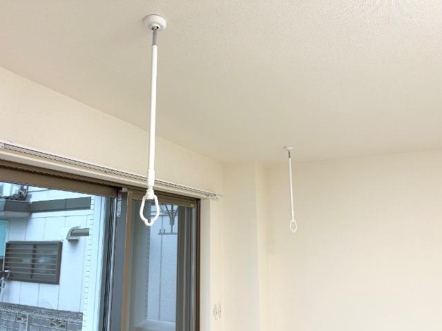 Luminous coat 室内洗濯干し