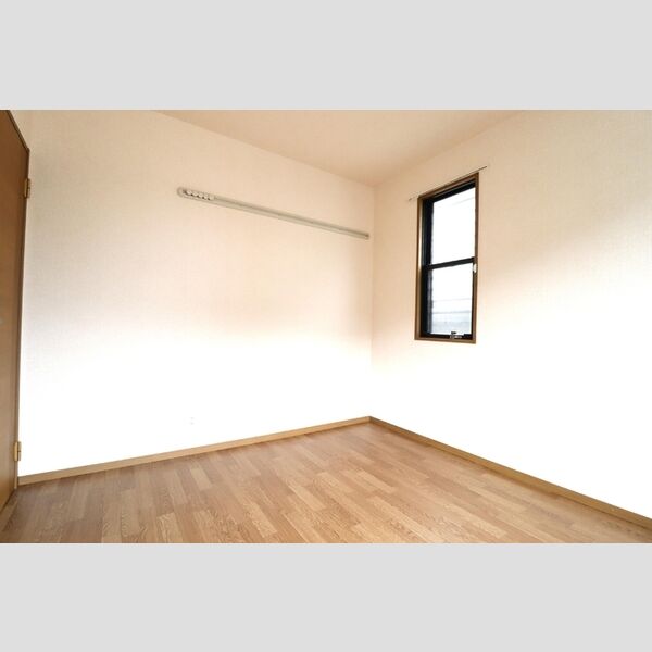 モービルガーデン山田　壱番館102号室 洋室